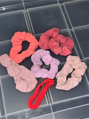 6 Lululemon Scrunchies (5 Uplifting, 1 Skinny) - machine washable!